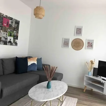 Moderne Neue 2 Uetersen